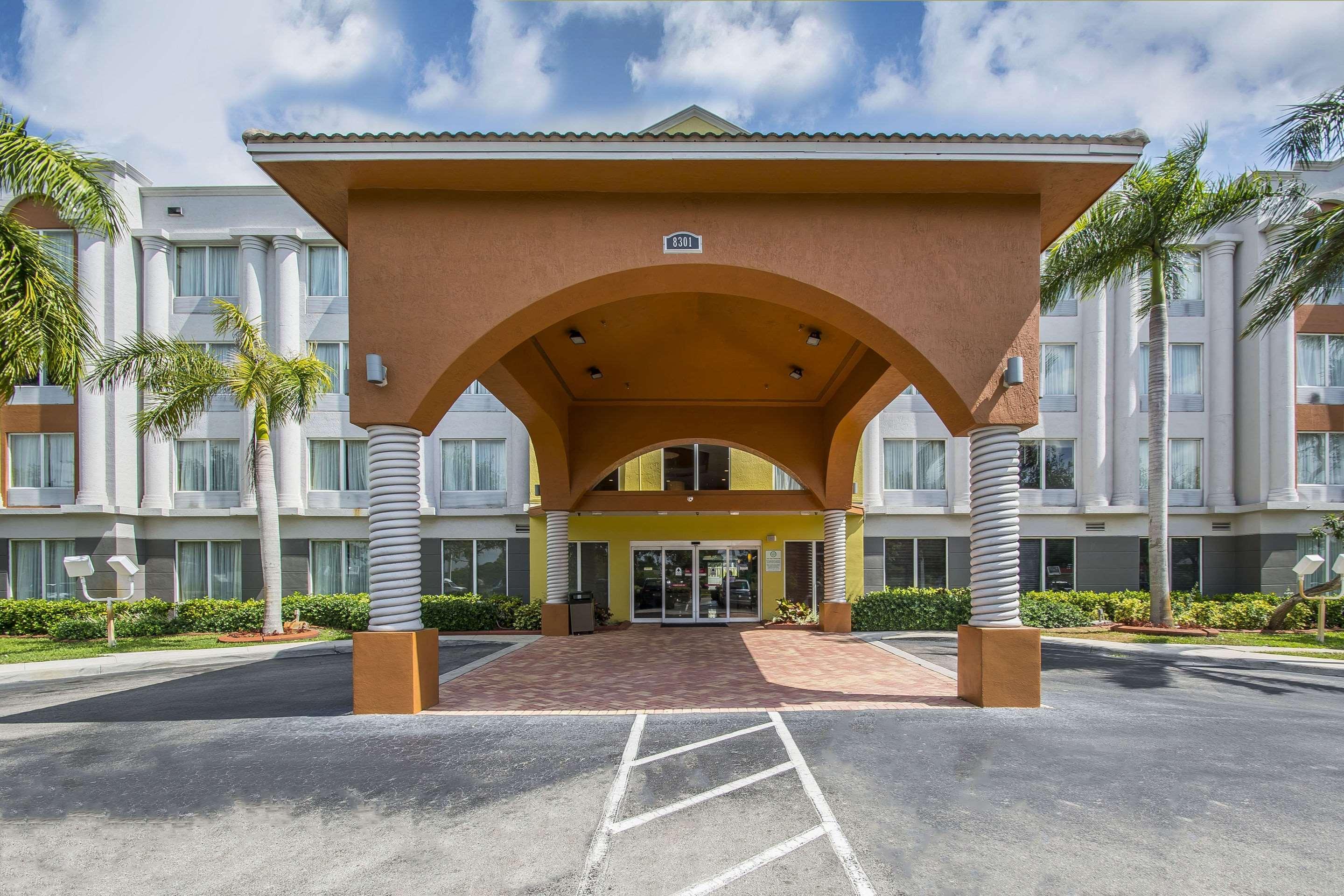 Comfort Suites Sawgrass Tamarac Exterior foto